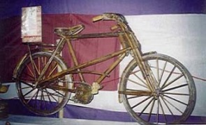 Tooth made out of bamboo, Bamboo bicycle,Bamboo made handpump - Photo