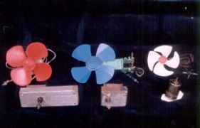 Microwindmill-driven battery charger - Photo
